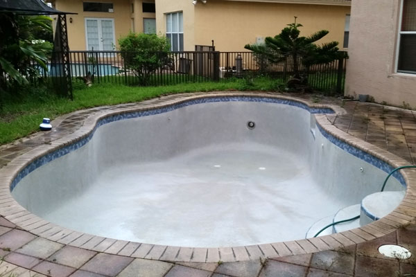 resi-pool-cleaning-plaster resi-pool-cleaning-plaster